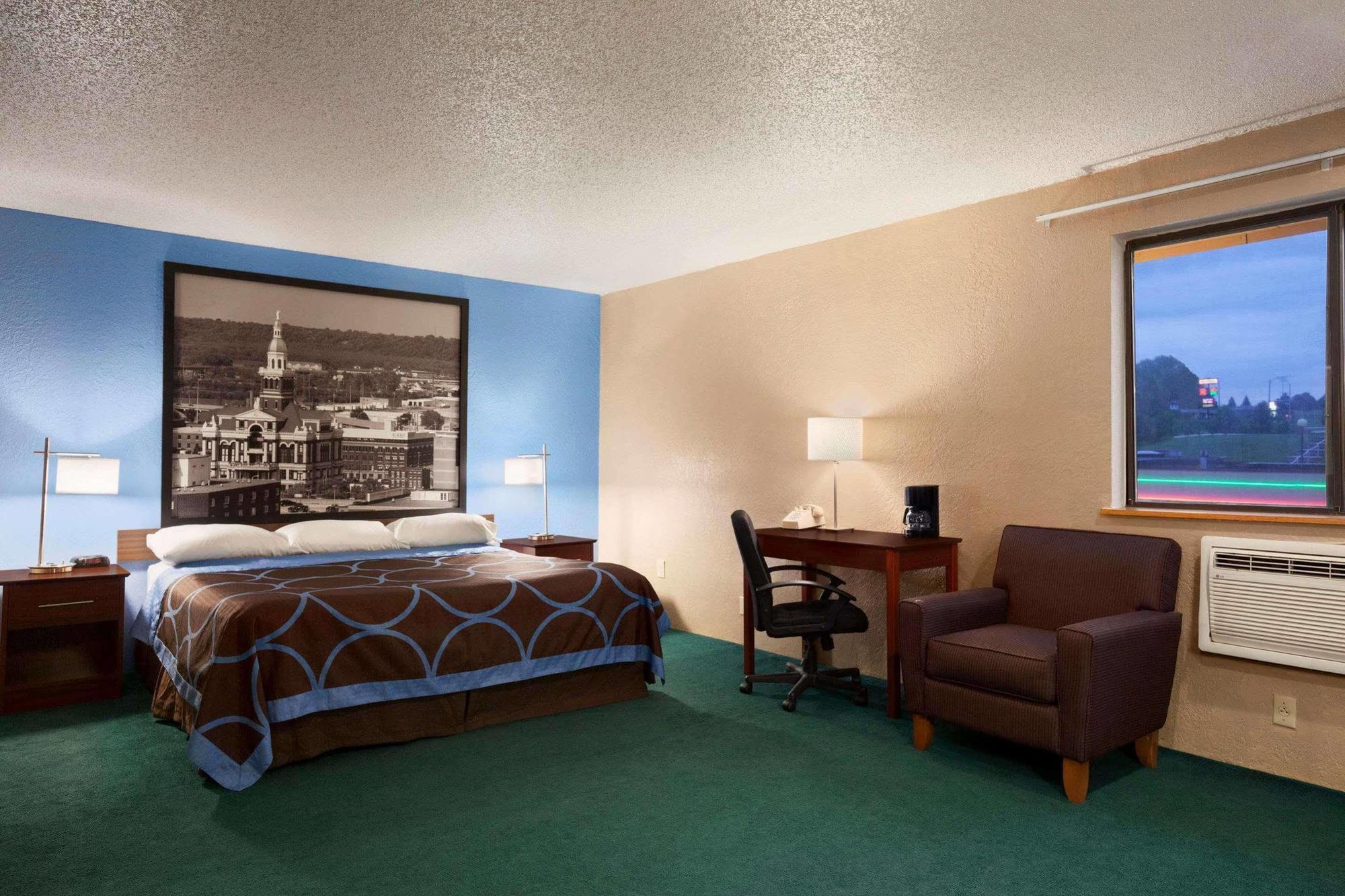 Motel Super 8 By Wyndham Dubuque Exterior foto