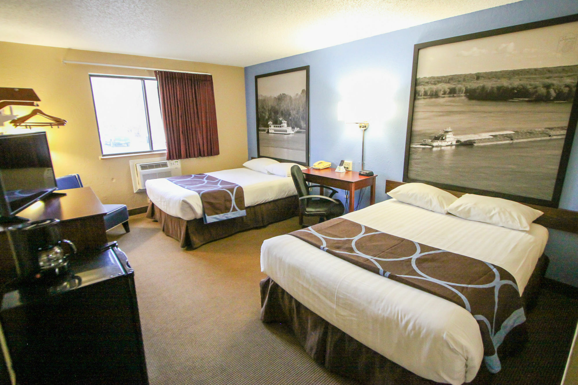 Motel Super 8 By Wyndham Dubuque Exterior foto